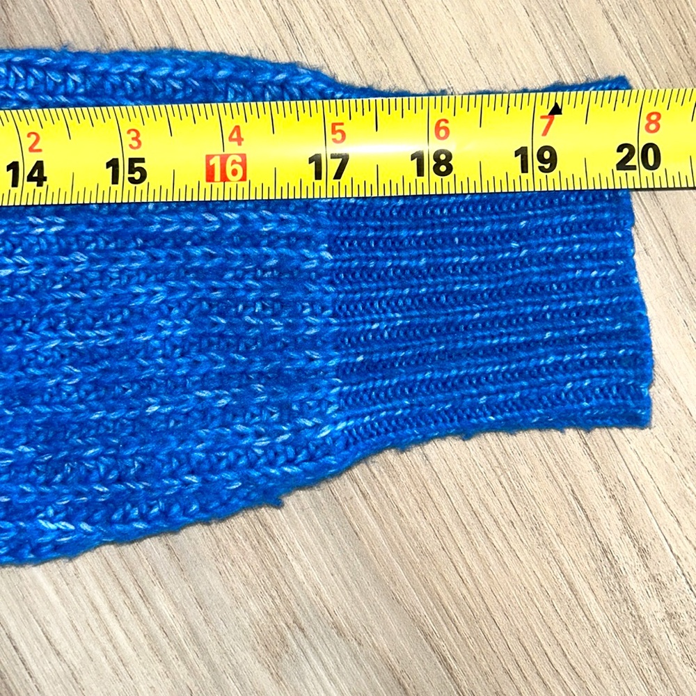 Zenana Ribbed Shaker Knit Sweater L Blue White Pullover
Casual Career - Picture 9 of 12